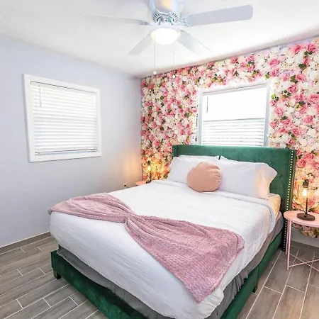 Garden-Inspired Stay, Walk To Bay & Downtown Sarasota Exterior photo