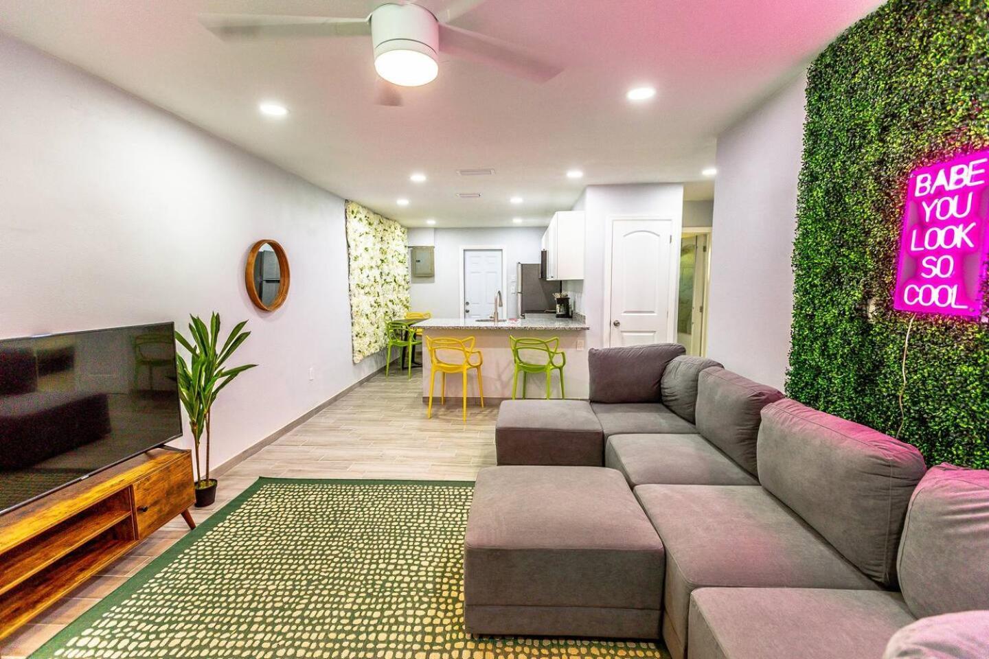 Holiday home Garden-inspired Stay, Walk To Bay & Downtown *